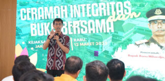 Kejaksaan Negeri Jakarta Barat menggelar acara Ceramah Integritas dan Buka Bersama bertempat di Ruang R. Suprapto dengan narasumber Bapak Ranu Mihardja, S.H., M.Hum., CFra.